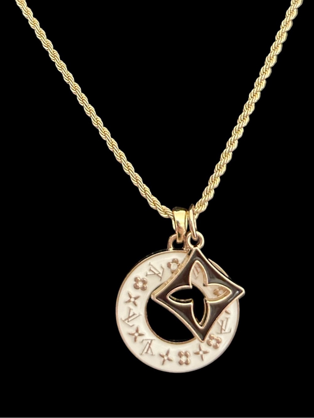 Authentic Louis Vuitton Star Blossom Necklace